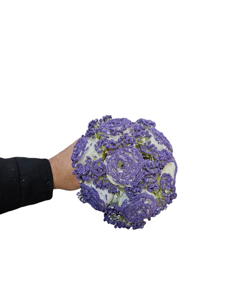 الوردة البنفسجية